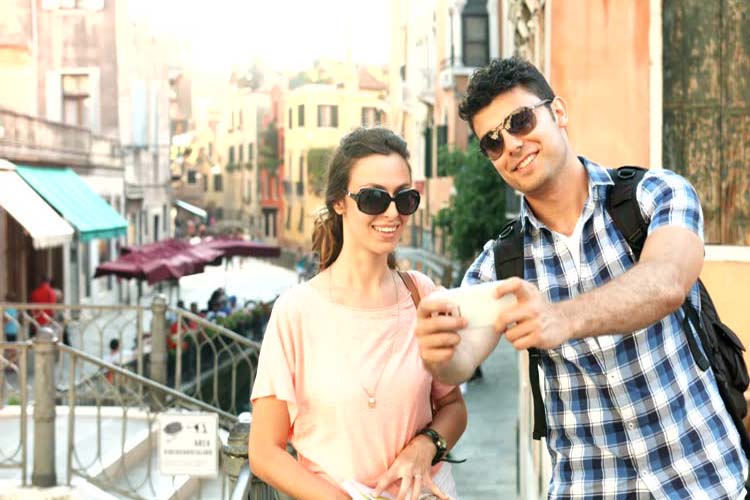 proetoimaste-to-kinito-tilephono-gia-ena-taxidi-1