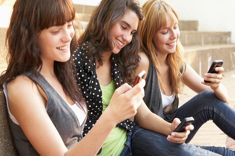 ΠΡΟΣΤΑΤΕΥΣΕΤΕ ΤΑ ΚΙΝΗΤΑ ΣΑΣ ΤΗΛΕΦΩΝΑ ΣΤΟ ΣΧΟΛΕΙΟ